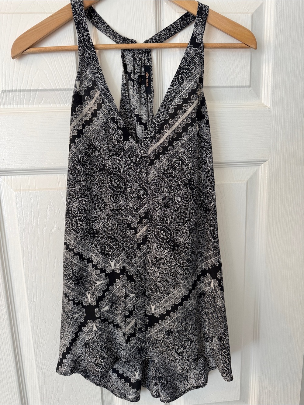 Ella Moss Black & White Paisley Racerback Tank  100% silk